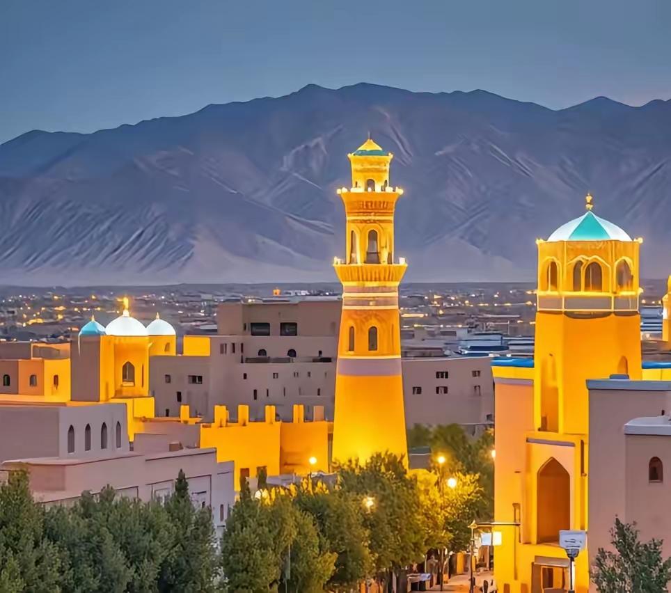 新疆是个好地方，欢迎全国各地的人来新疆安家创业。村子里通知如果有自愿搬家到新疆，