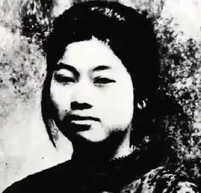 1987年，南方冶金学院的教师赖章盛，在翻旧报纸时，被一篇文章牢牢吸引。那是纪念
