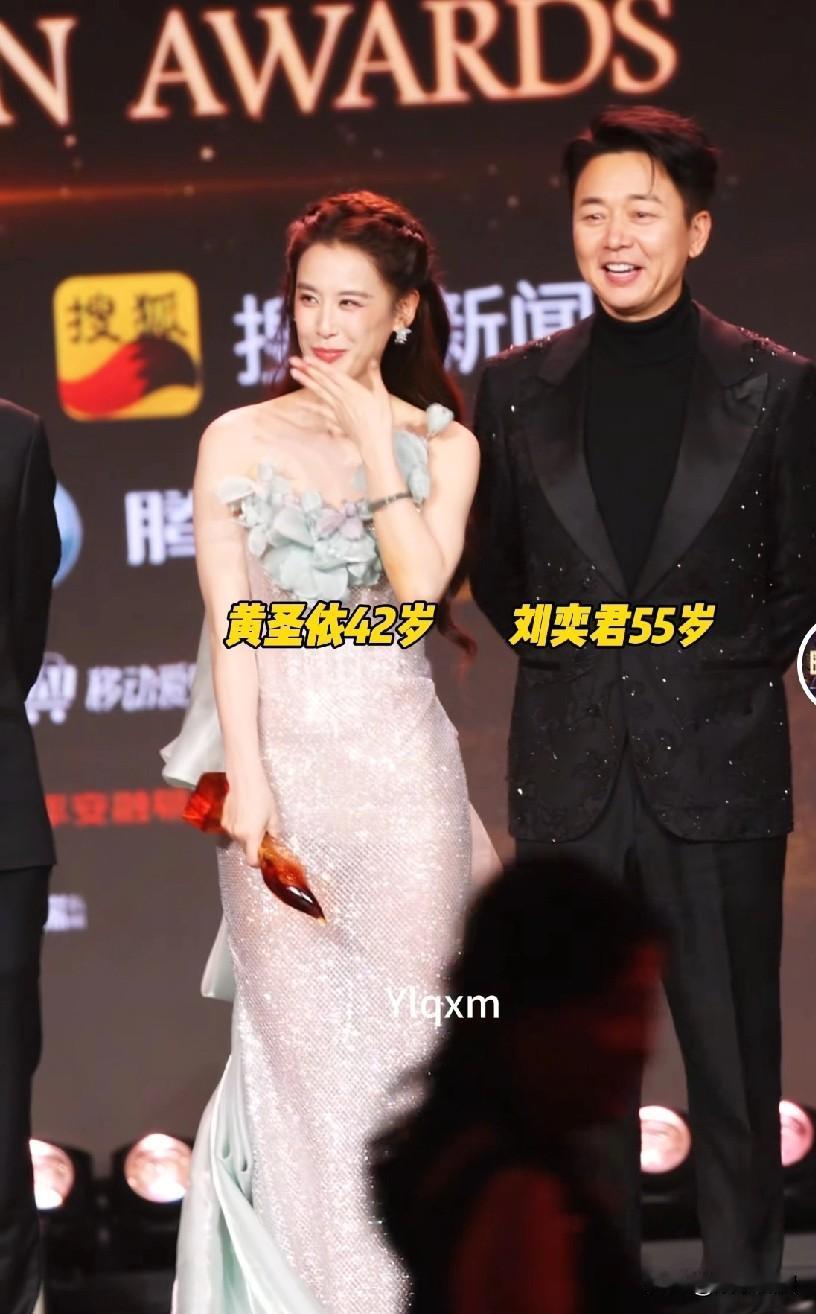 黄圣依都42了还这么好看当年红苹果乐园就觉得这个反派好漂亮啊还有刘