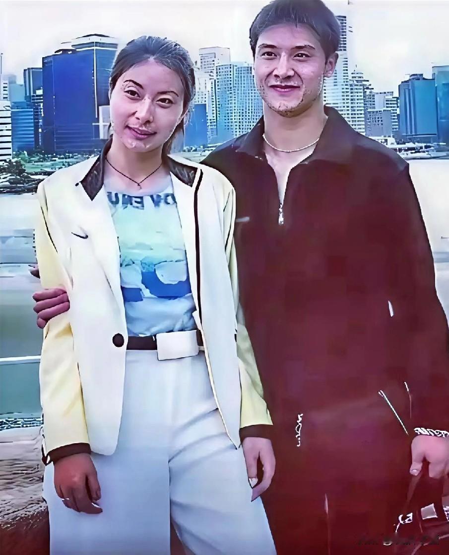 如今，二人各自组建了家庭，彼此岁月静好！她俩有缘无分，终究不能成为夫妻，而是永