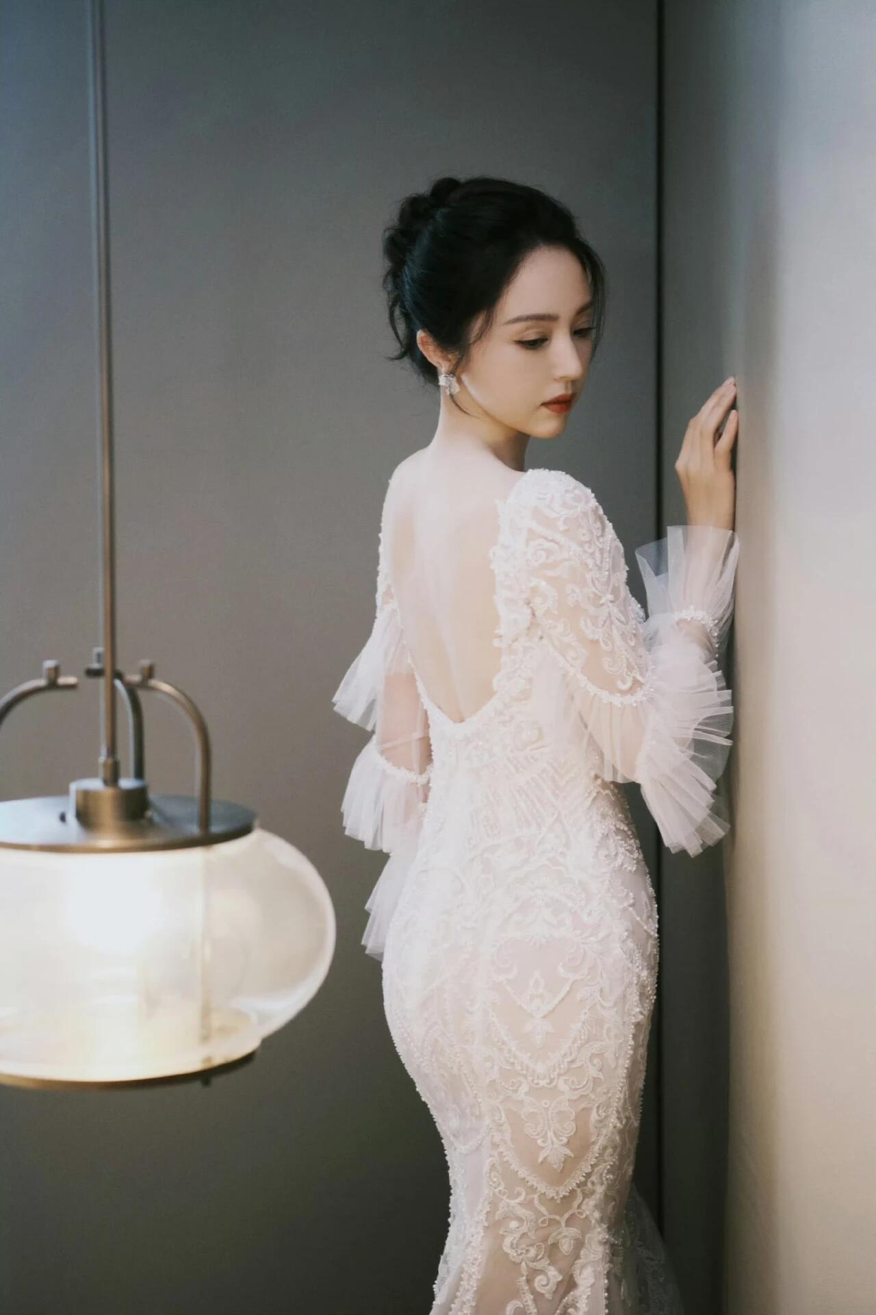 董璇穿透视装，腰臀比太绝了，风韵犹存！