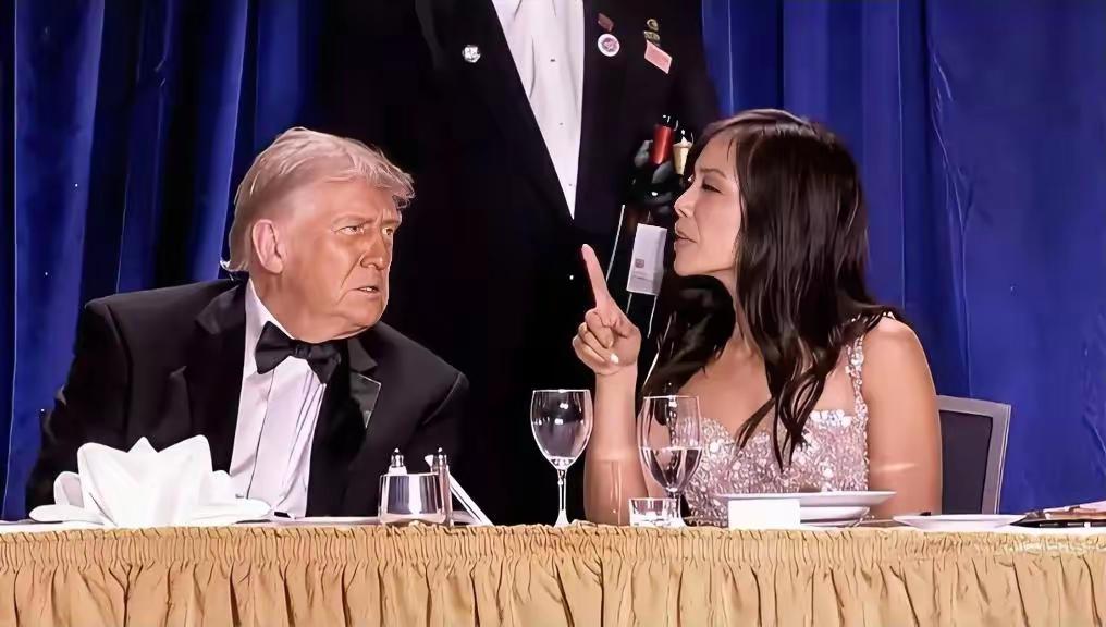 一场突发枪击意外，直接让一位华裔女性火遍了全球！在万众瞩目的全美顶级晚宴现