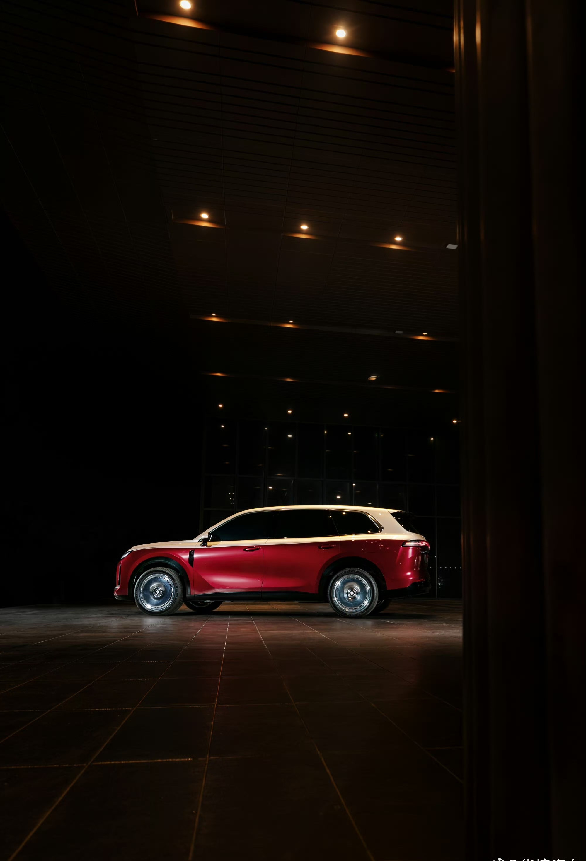 华境S爆单，比亚迪唐L急了？，两家车企悄悄换了打法。