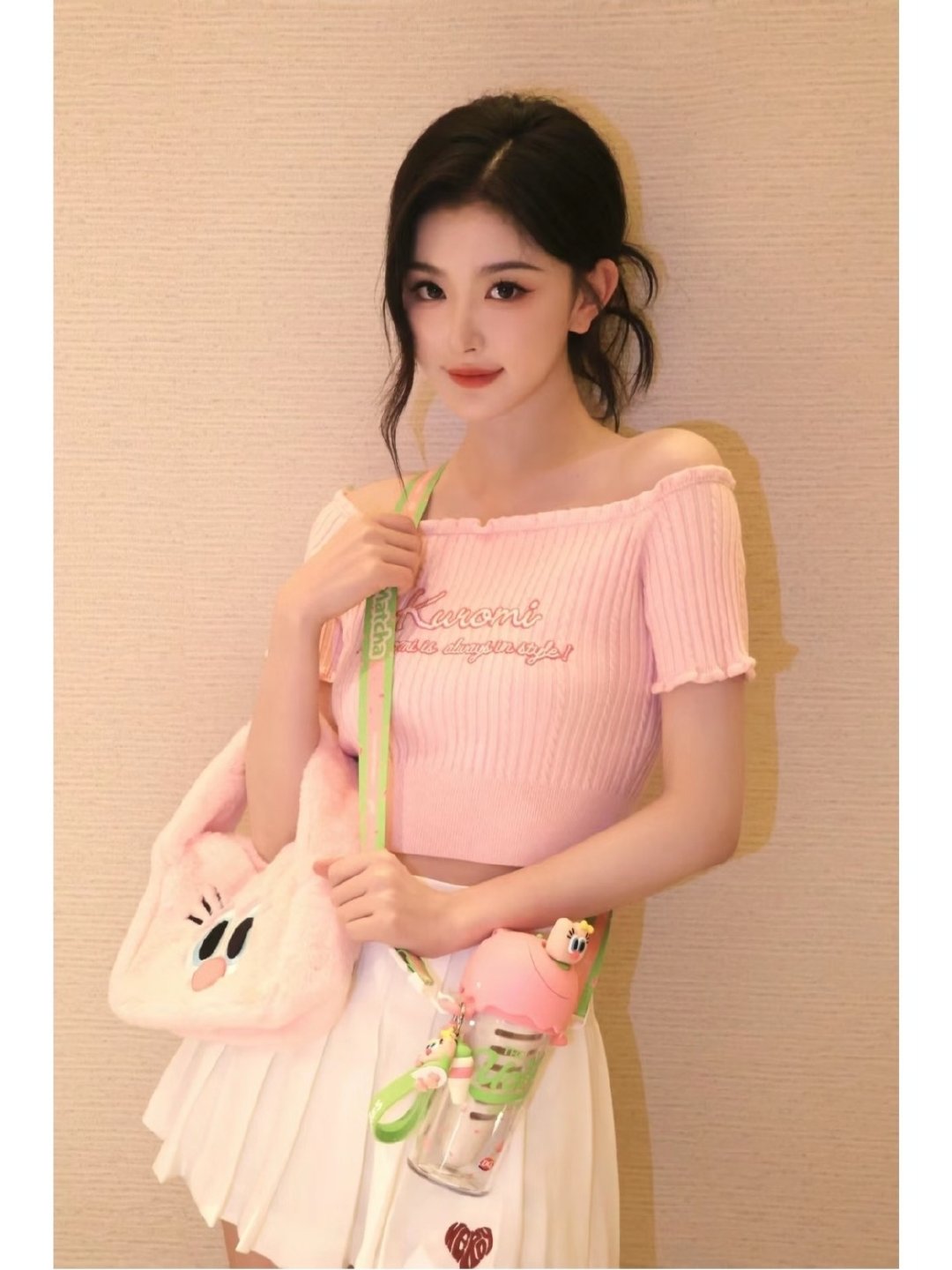 孔雪儿短T配百褶裙很有活力甜美一夏～