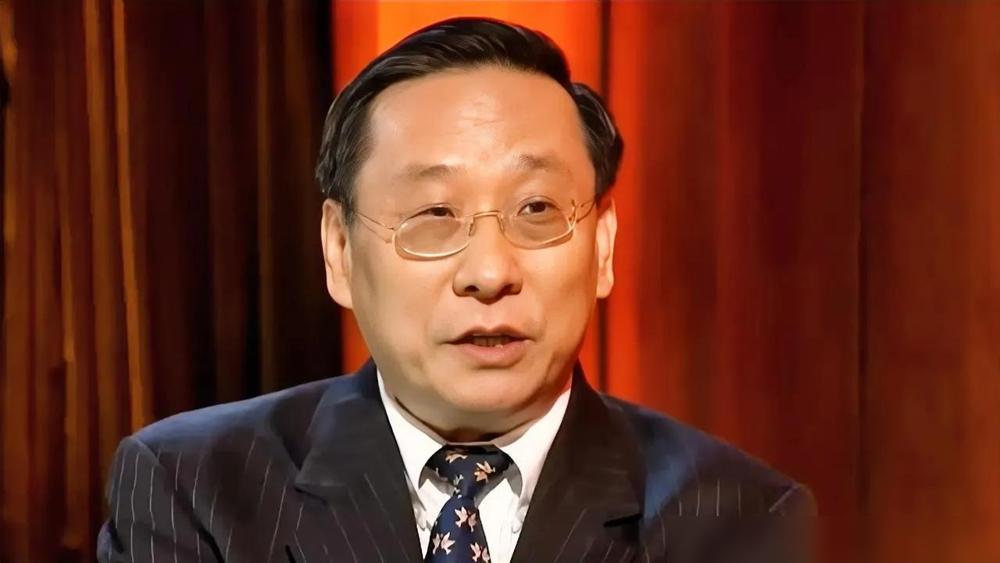 “一句话把菲律宾学者问住：1898年条约里，黄岩岛到底写没写？”高志凯在菲律宾抛