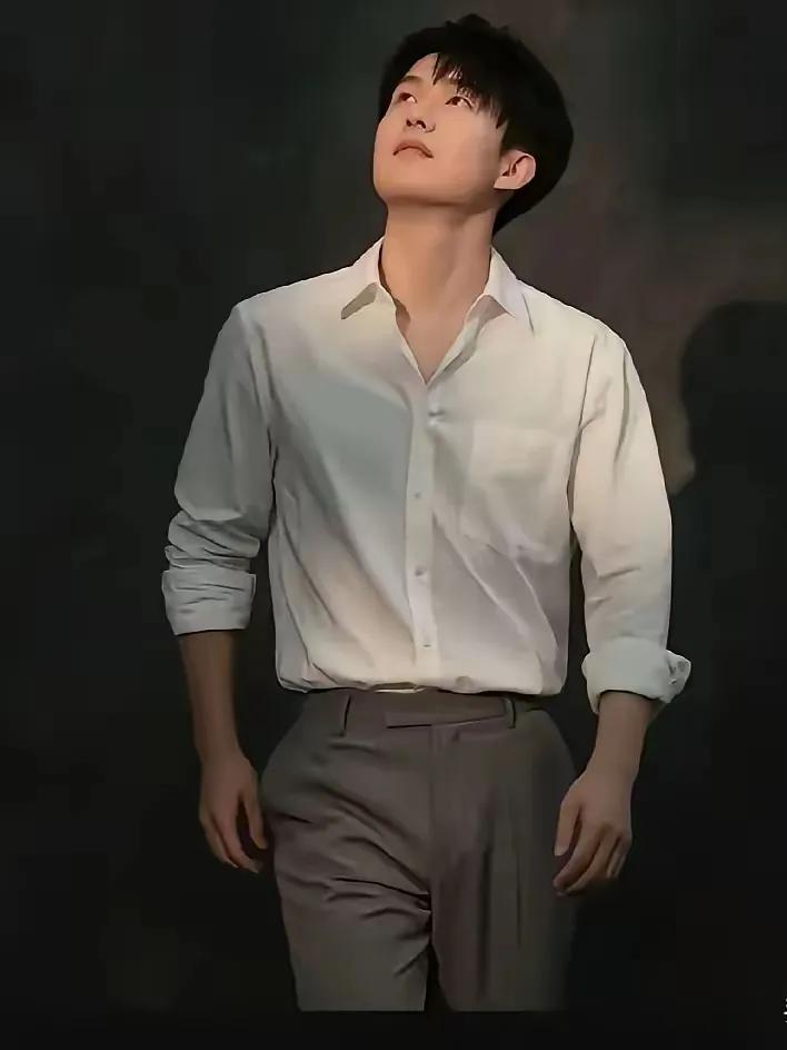 王楚钦这配置要是放娱乐圈，不得让大导演们抢着递剧本？颜值抗打、世一的专业实