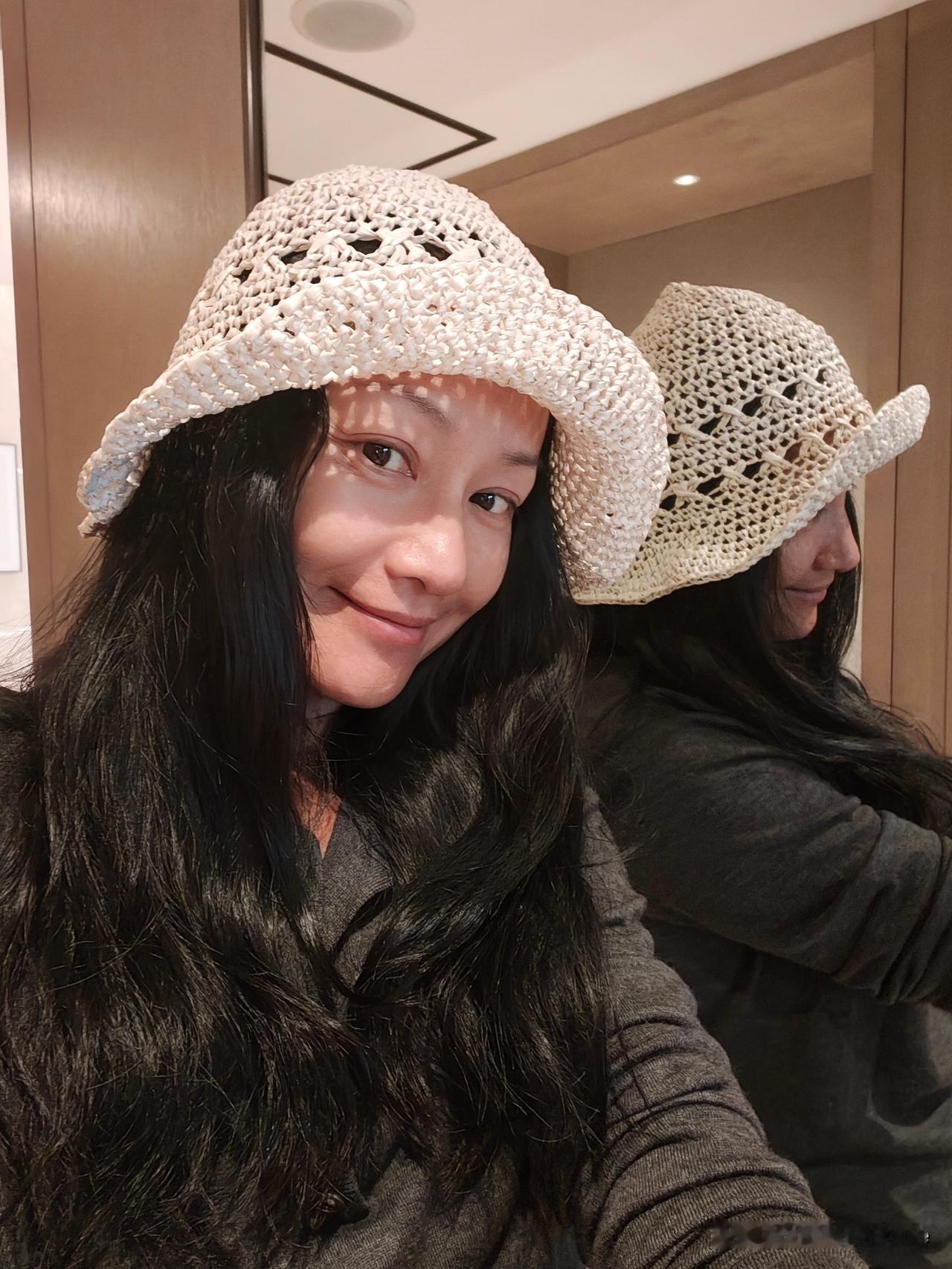 6月20日，国际名模瞿颖更新生活日常动态，并配文“手工的快乐大概就是，亲手做出独