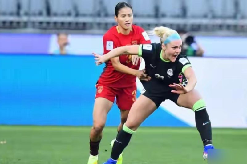 亚足联这一刀，直接砍断了中国女足的世界杯捷径。名额明明变多了，路反而给堵死了，就