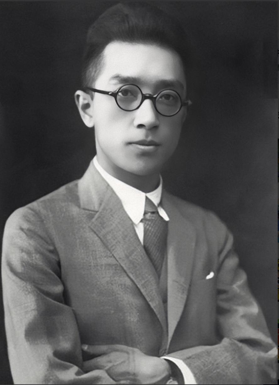 1904年，13岁的胡适，走亲戚时，被江家看上，当场提亲。可他却14年不履婚约，