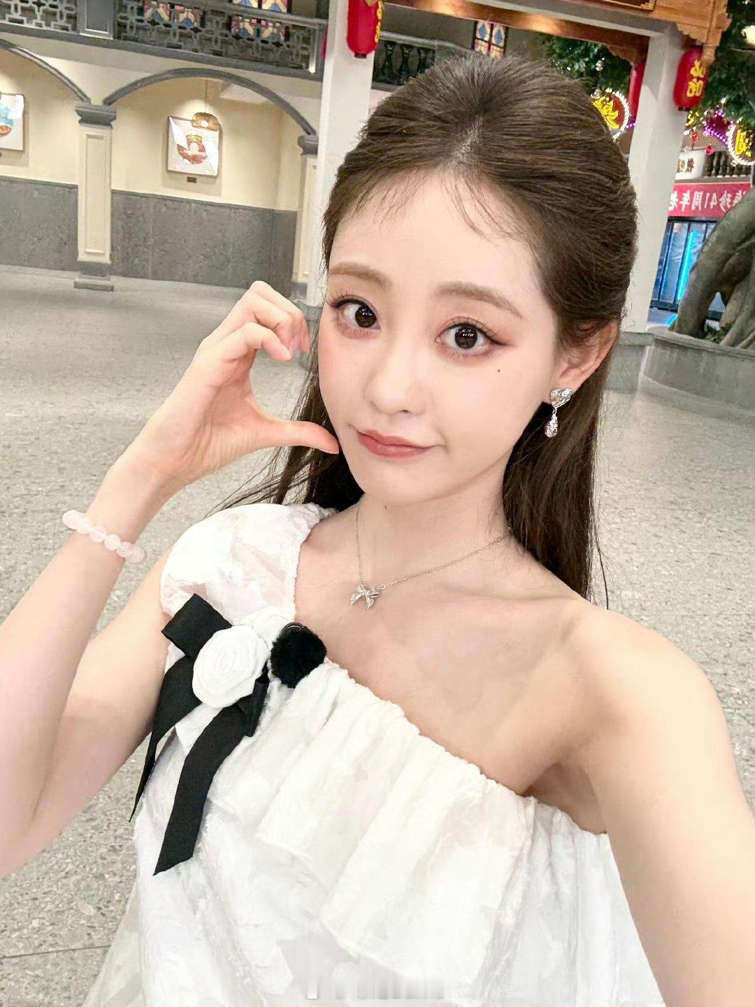 zxd🎀这世界本是旷野，遇见你之后，我的宇宙才开始有了边界，而你，是我唯一的