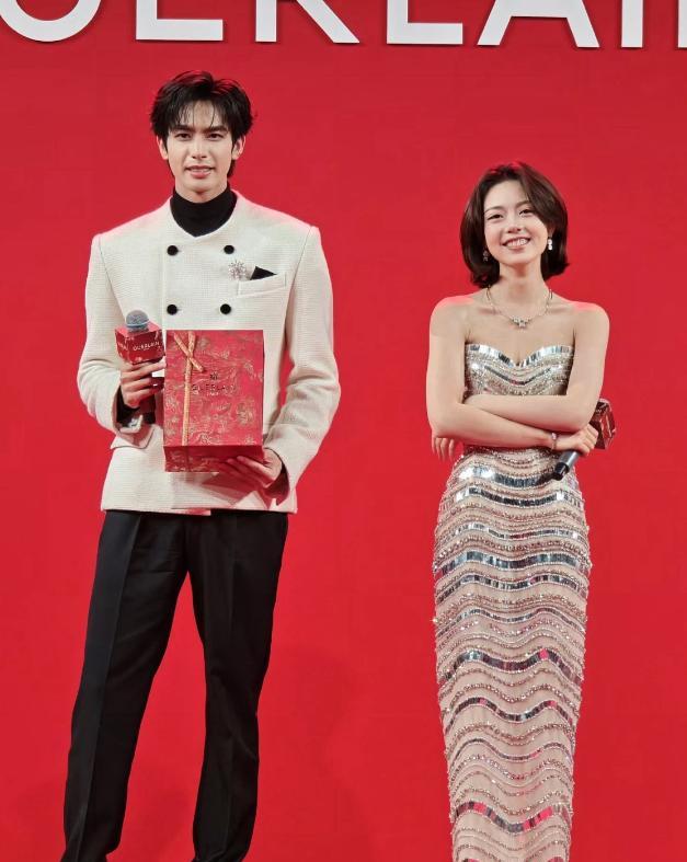 赵今麦的CP感，全靠造型师硬抬？？看《那些回不去的年少时光》了吗？她顶着一