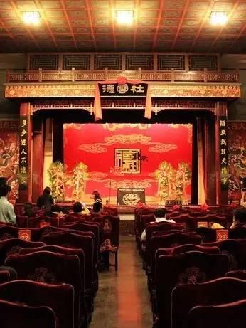 德云社的结局：关门大吉德云社低俗争议郭德纲立案歌曲改词一事，立案至今没有