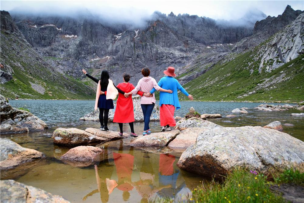 飞猪免单飞猪在玩一种很新的慈善——酒店直接免单！就三天，4月22日到24日，周