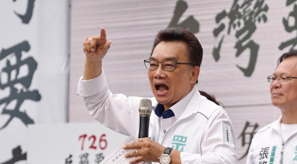 民众党“立委”林国成爆粗口大骂赖清德，引爆岛内舆论，连同党“立委”黄珊珊当场吐槽