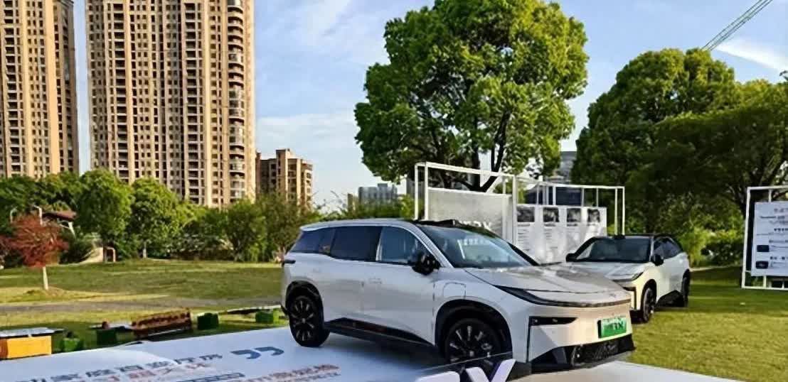 你开什么车？1、有钱的人--开奥迪2、没钱的人--开长安