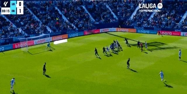 年薪200万欧元的锋霸，在中超踢了半个赛季就被当成“水货”甩卖，连70分钟都撑不