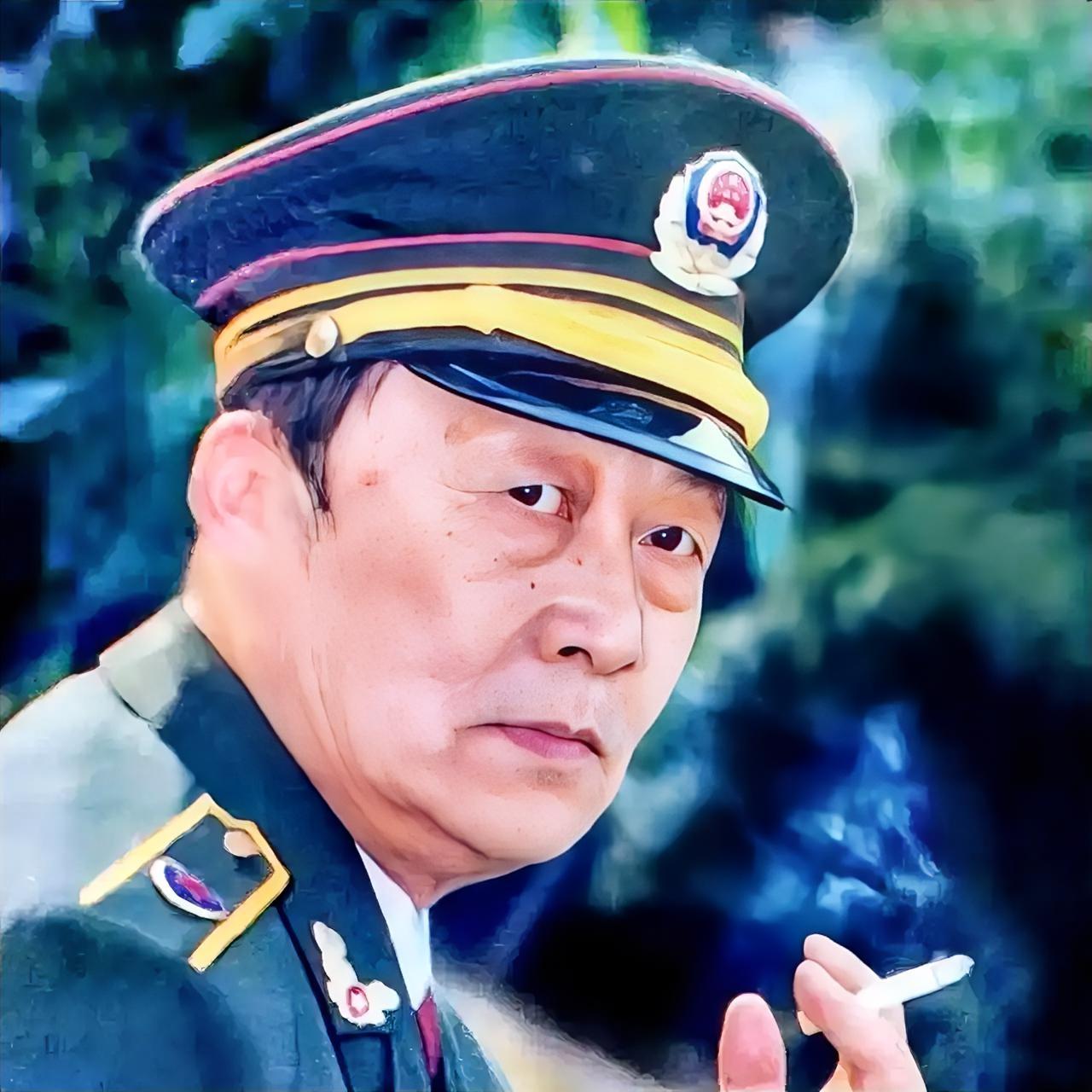 他是原上海市公安局刑事侦查处处长，他坚毅果断，大胆缜密，一生破了不少大案。