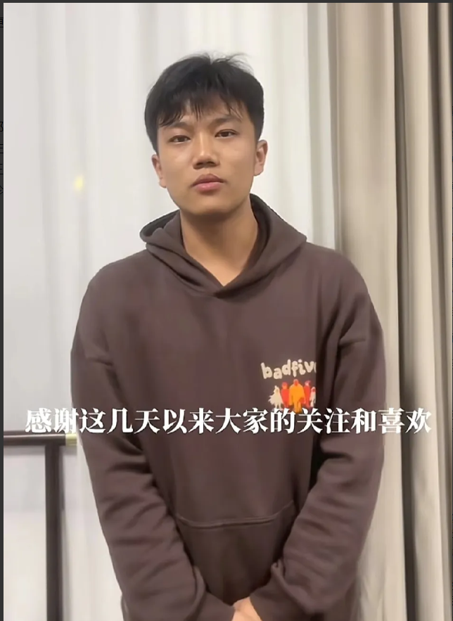 两年，解清帅从内到外都变了！刚回来发的第一个视频，整个人是纯朴的，但现在，那种自