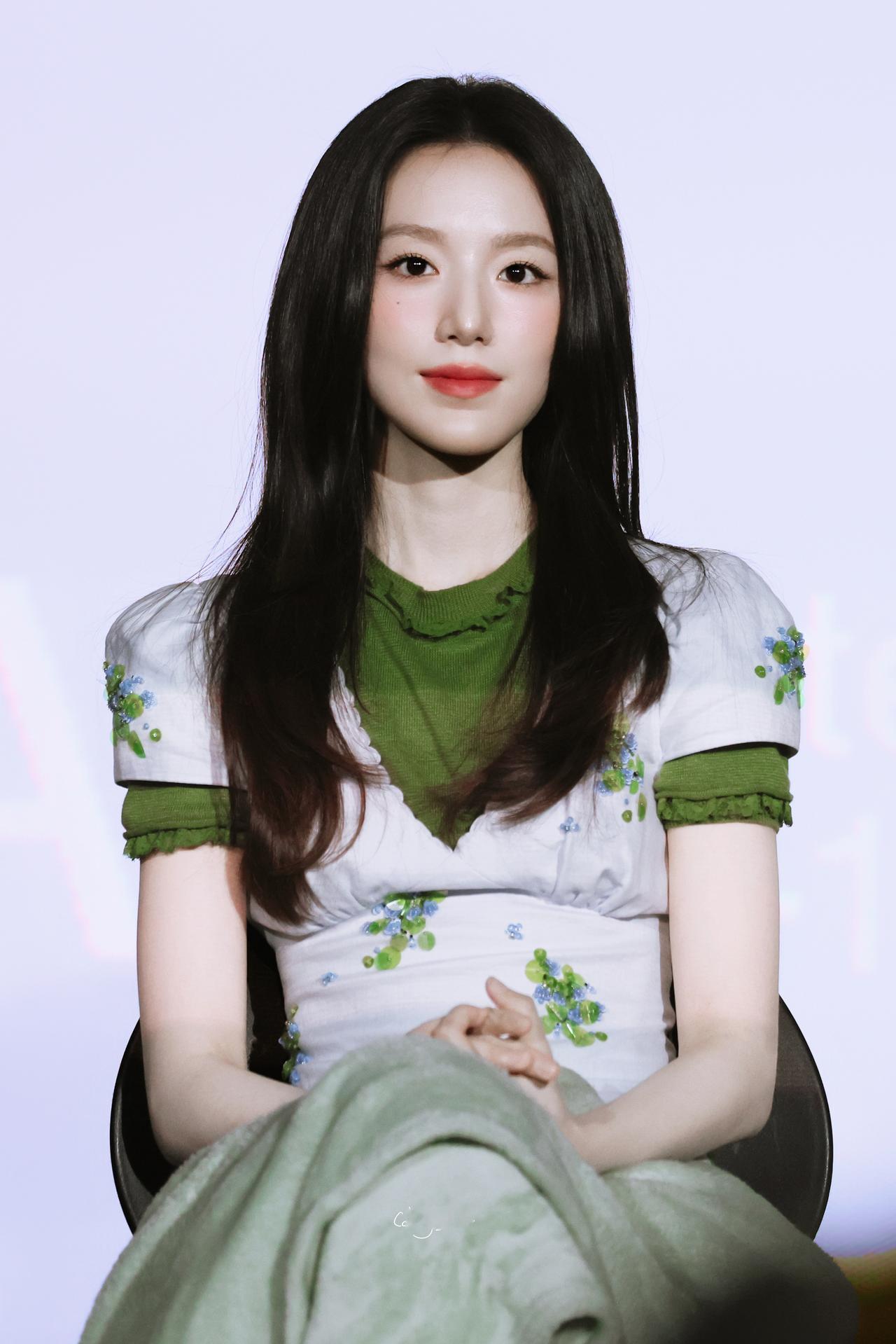 生图直出！叶舒华淡妆造型美到心巴上