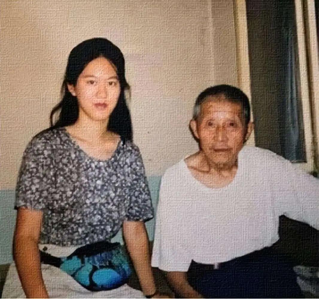 “父亲强暴亲生女儿，兄弟强暴亲生姐妹，儿子强暴亲生母亲。”这是张纯如在《南京大屠