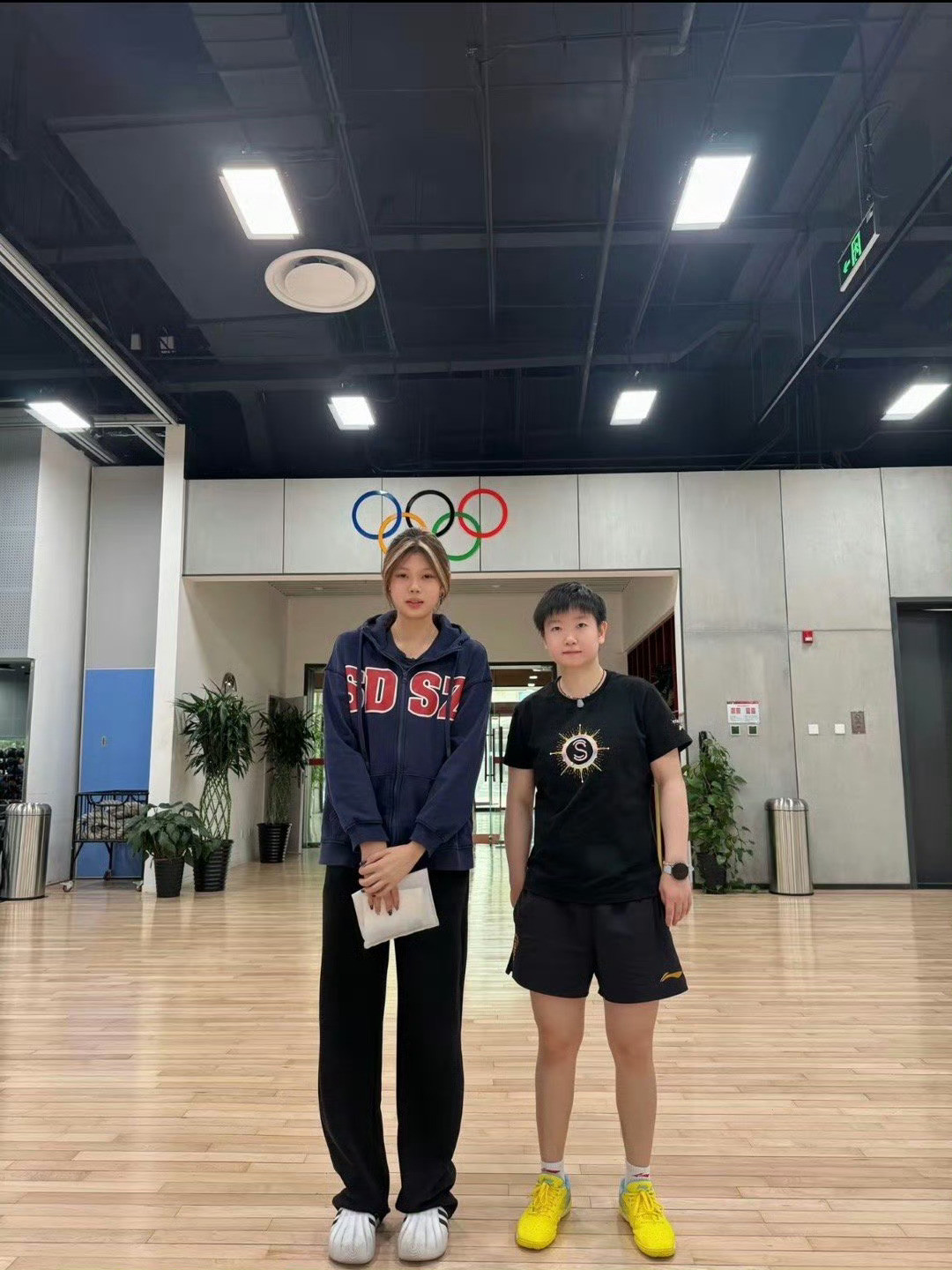 新手链📿孙颖莎新鲜合照