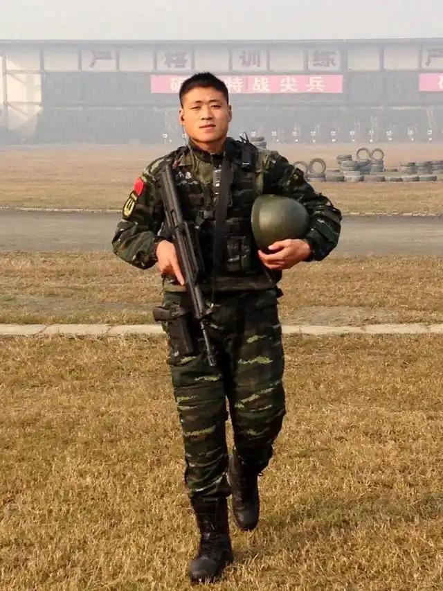 贵州威宁退役军人邓招香：一等功加身，获评武警高级反恐特殊人才2008年，1
