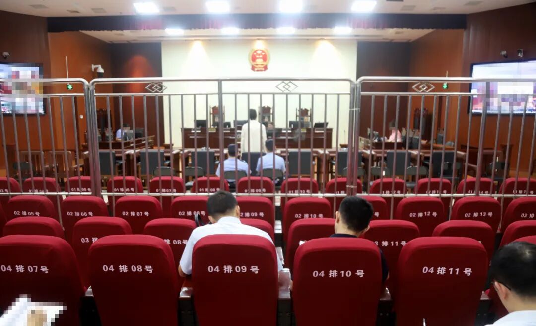 门将董某某6场职业比赛“放球” 收受64万! 被判有期徒刑1年6个月