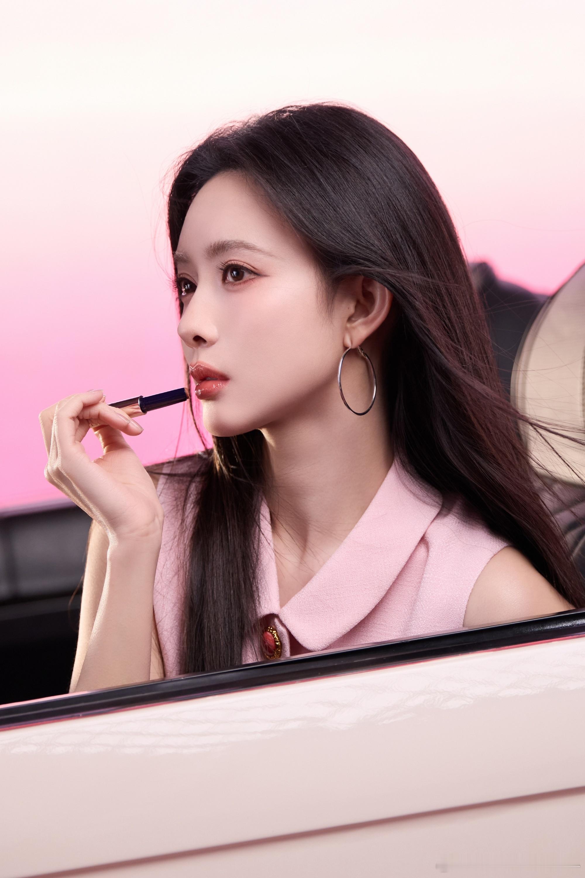 1.孟子义和李昀锐要一块签王老吉的代言了，他俩这么多重叠资源，和官宣没啥区别。2