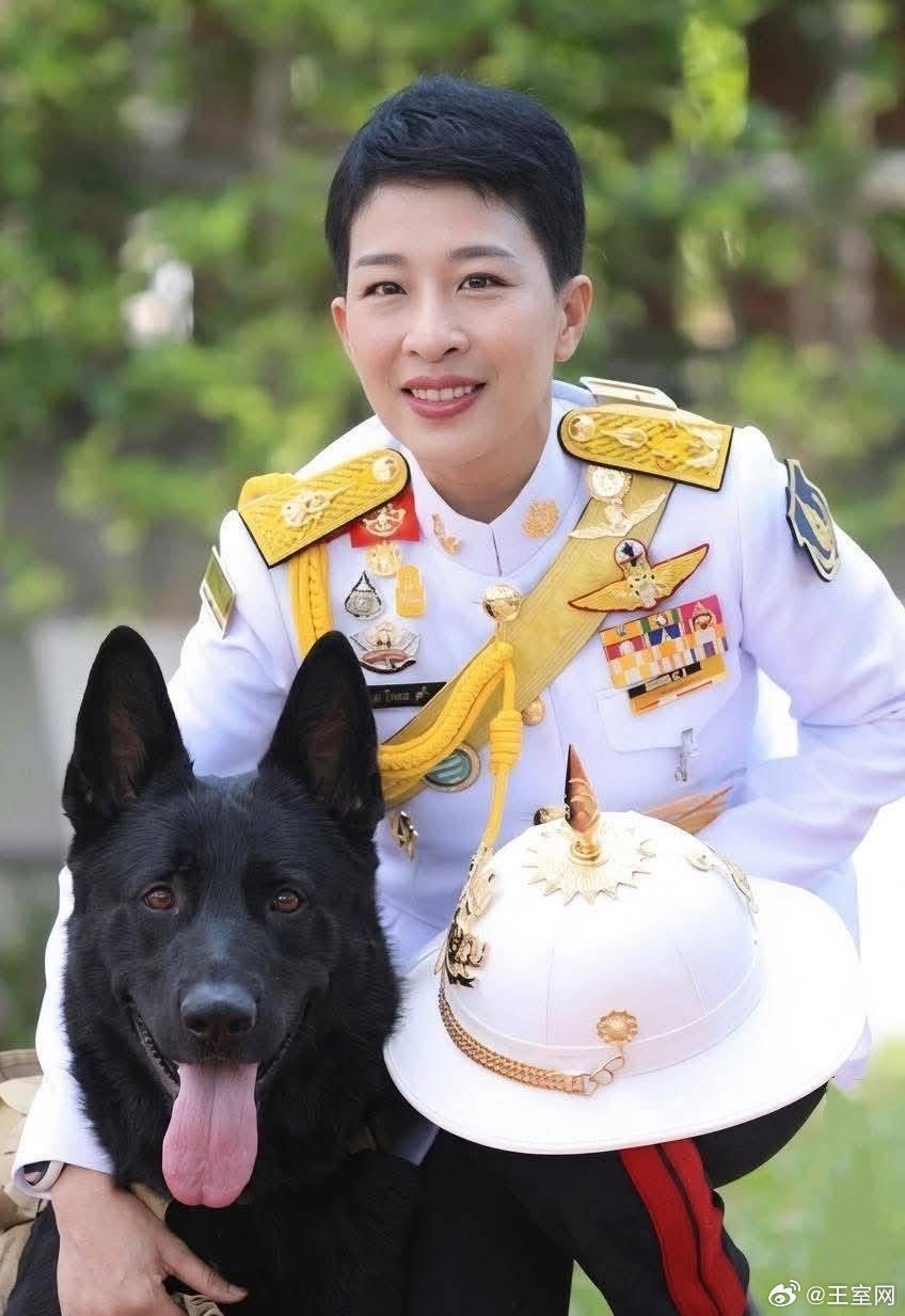 泰国王室🇹🇭泰国王室宫务处6月12日发布公告，已故的帕查拉公主的灵柩将于当