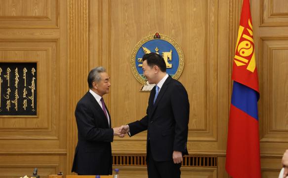 赖清德天塌了！在会见到访的中国外长王毅时，蒙古国总理乌其尔勒说的是“不支持‘