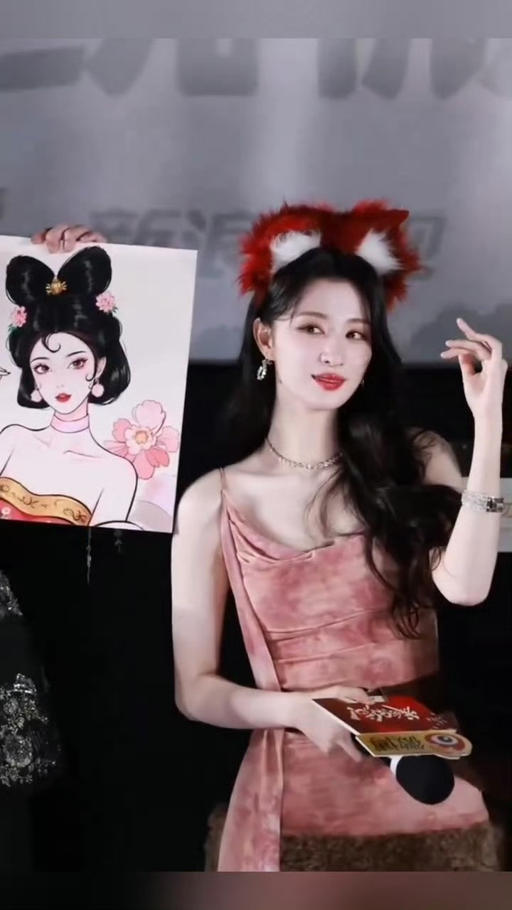 王楚然夹冒烟了这小劲儿挠挠的