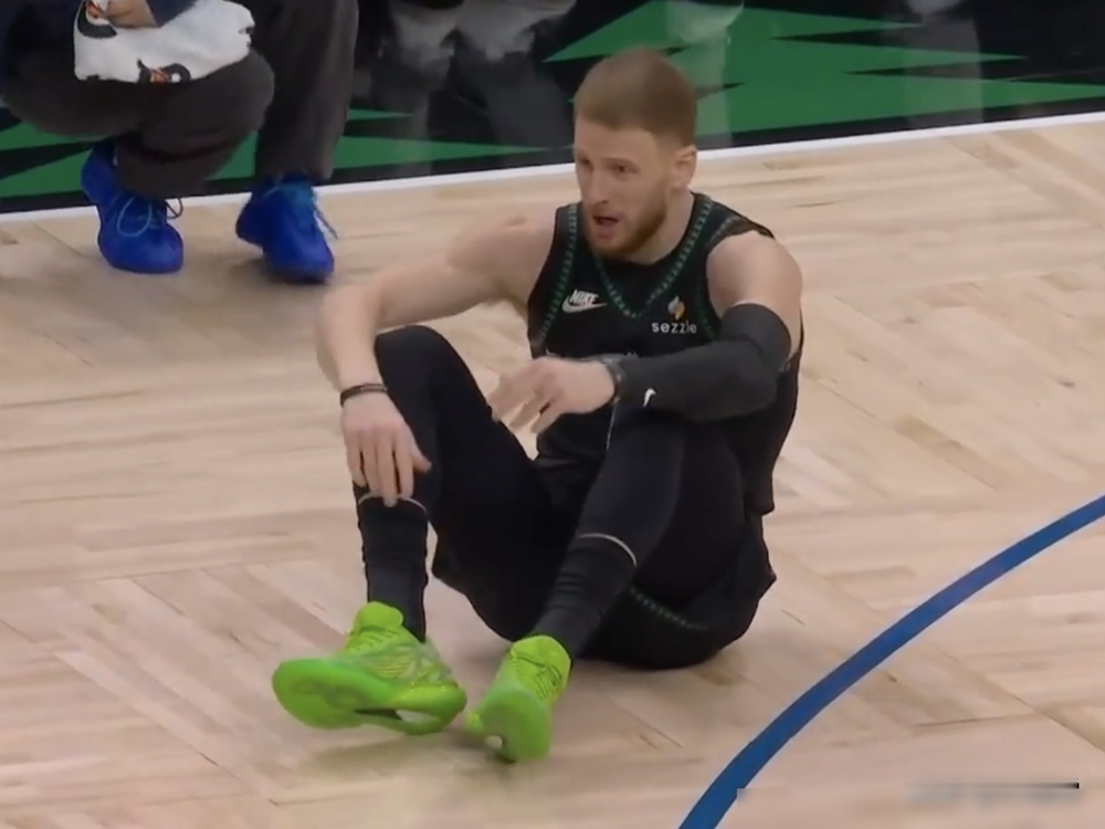 开场79秒，首发跟腱撕裂赛季报销！半场没打完，当家球星爱德华兹也痛苦倒...