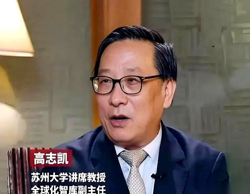 高志凯被一个问题顶在脸上：“你们教西藏人普通话，就是在搞文化灭绝！”话筒几乎戳