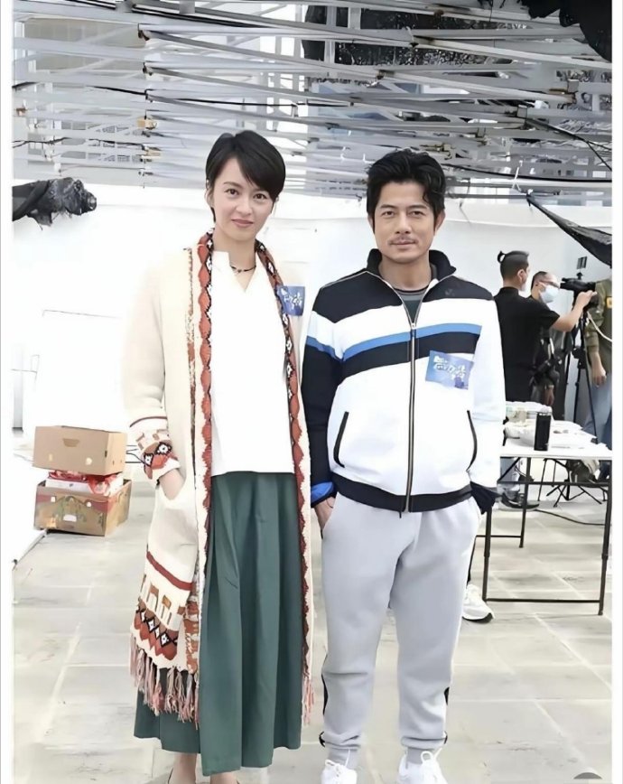 郭富城真的好帅，旁边女士是谁？也非常漂亮​​​