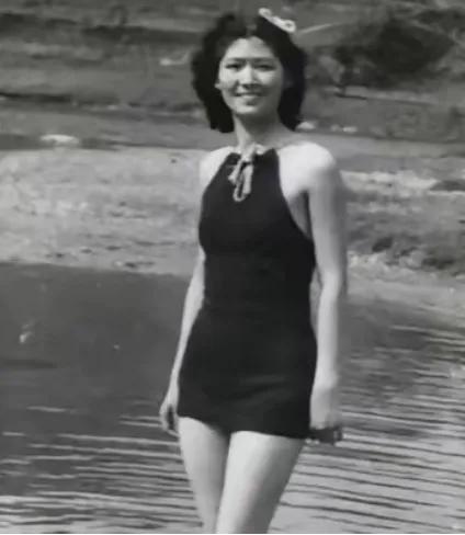 民国时期包办婚姻盛行，很多人巴不得多娶小妾，阎锡山却对原配徐竹青情有独钟。191