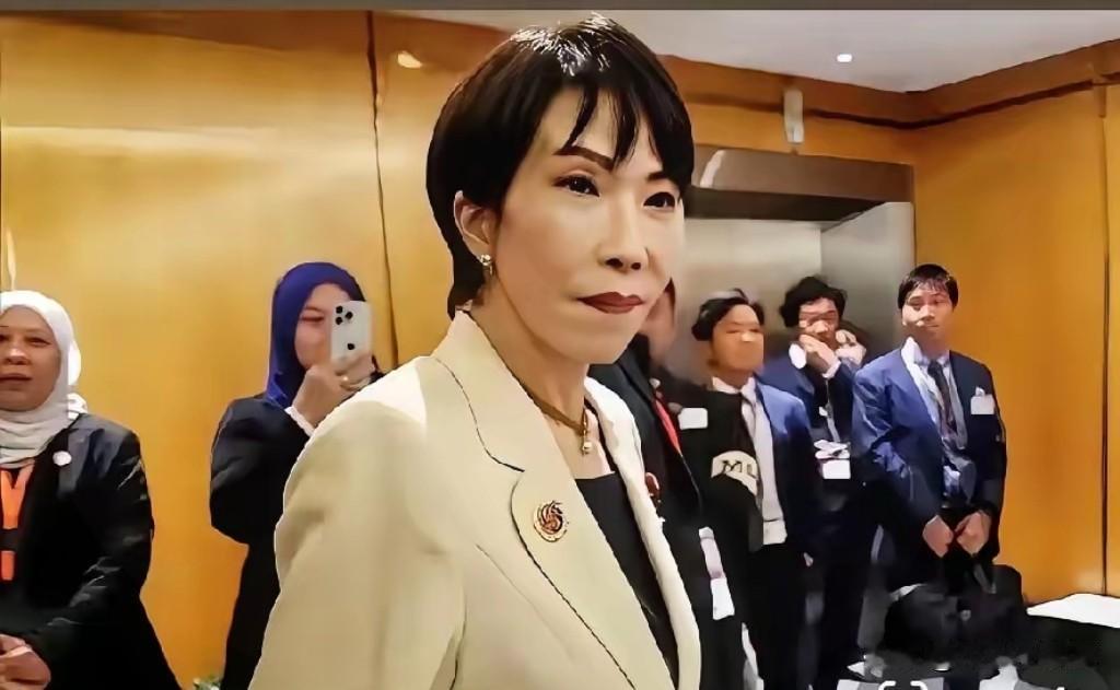 这两天看新闻，日方那边死活不肯归还文物，看得人血压飙升。但稍微冷静琢磨一下，