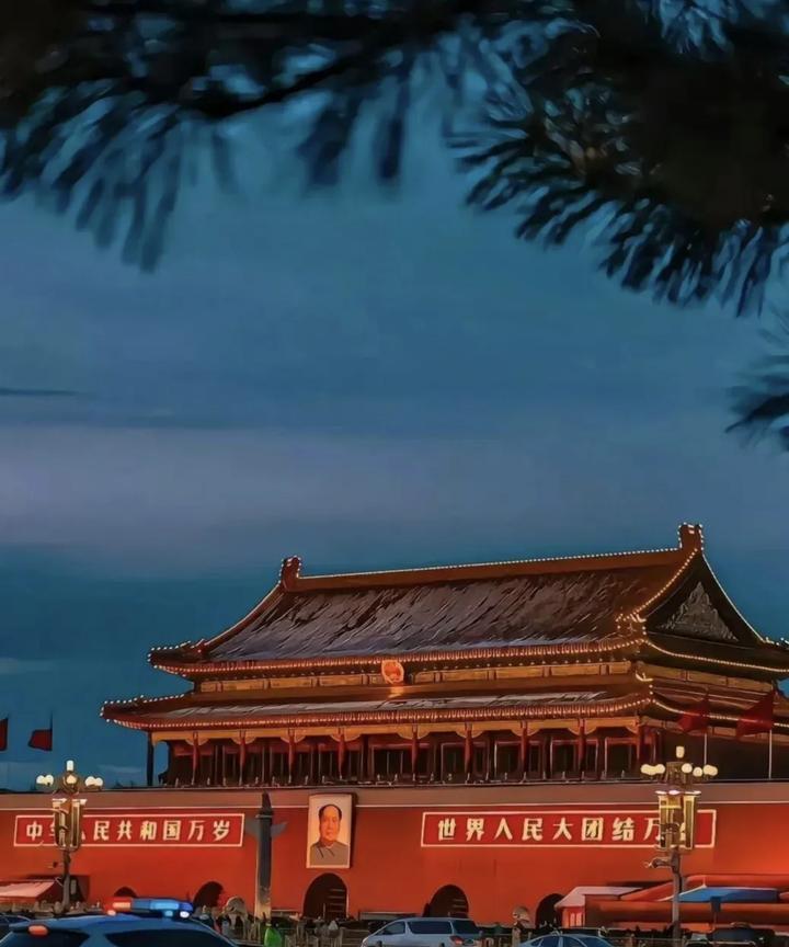 毛主席的经典语句，是时代的智慧结晶，句句振聋发聩！！！1.谁是我们的敌人？谁