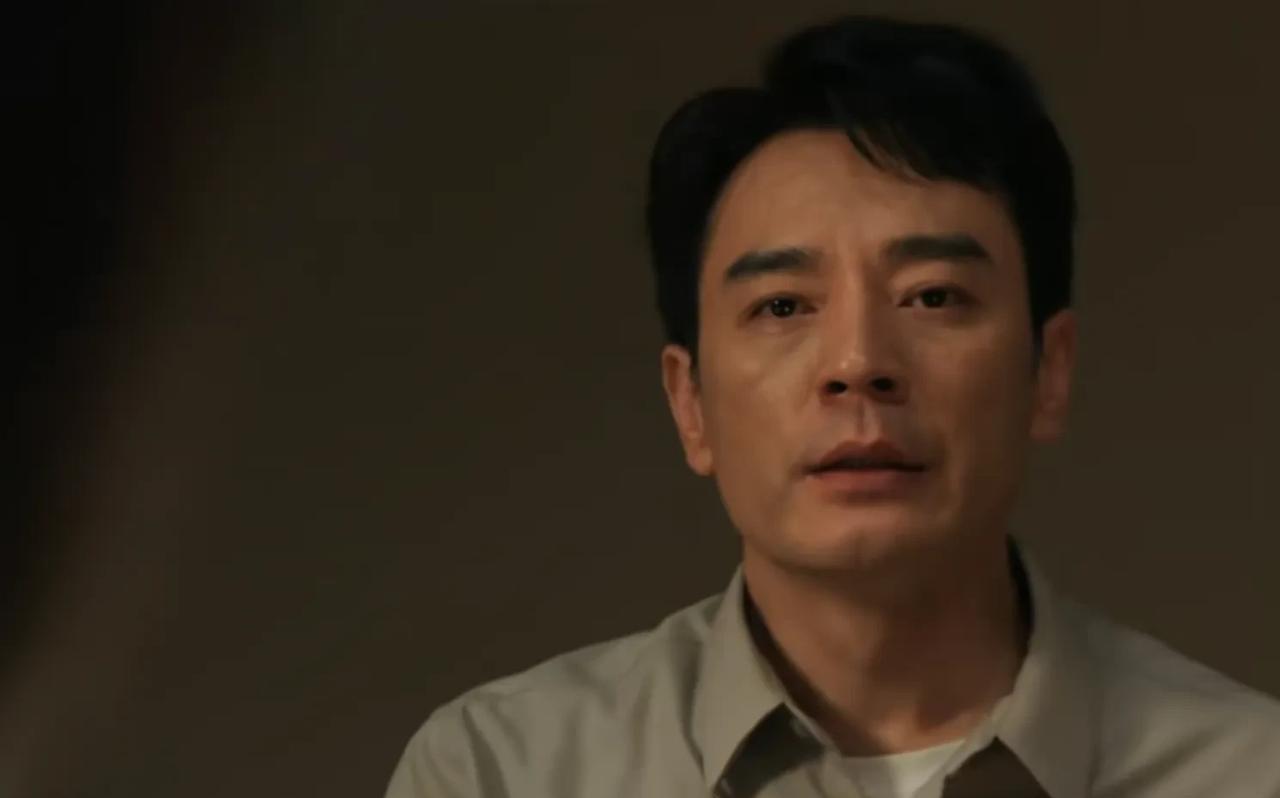 李人俊老婆贪污，李人俊不但官做不成，还得进去。李达康老婆贪污，李达康屁事没有。