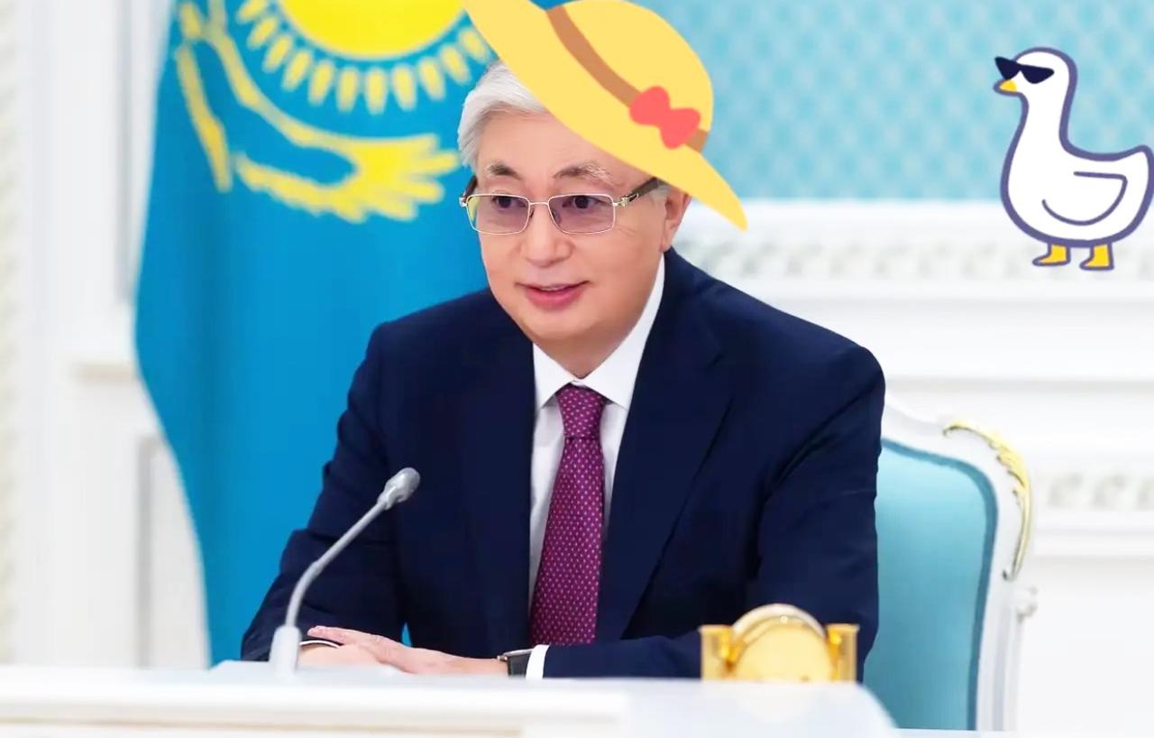 哈萨克斯坦害怕了。当地时间5月7日，哈萨克斯坦总统托卡耶夫在祖国保卫者日庆祝活