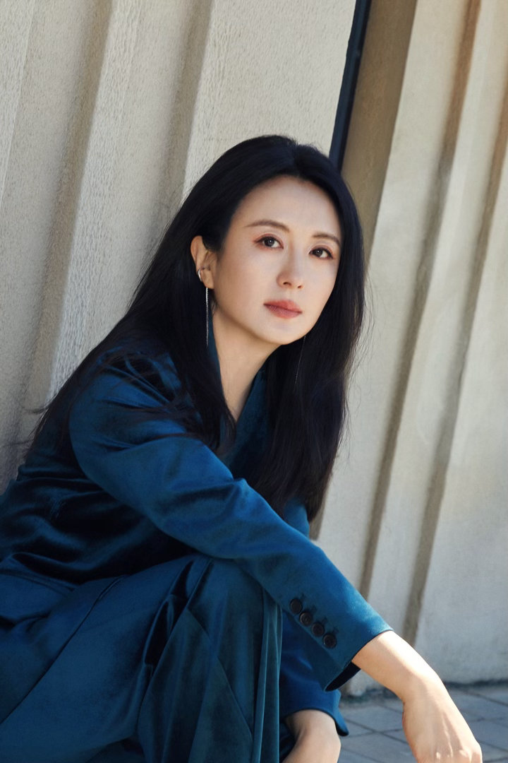 第33届大学生电影节颁奖嘉宾杨舒童这么多年还是这么美杨舒童新剧定档0503杨童舒