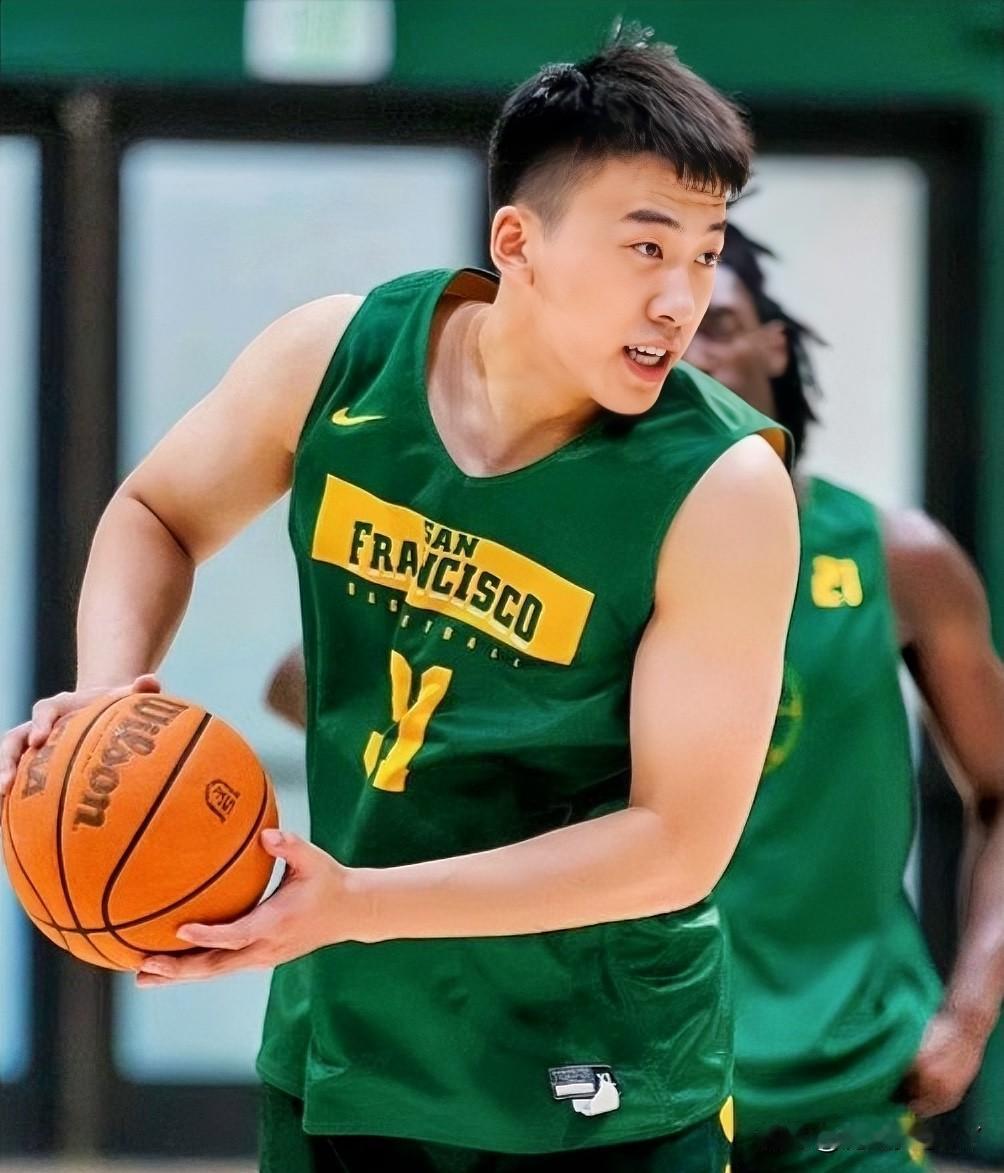 20岁的王俊杰被边缘化，告诉咱们一个事实，那就是想在NCAA立足，没有过硬