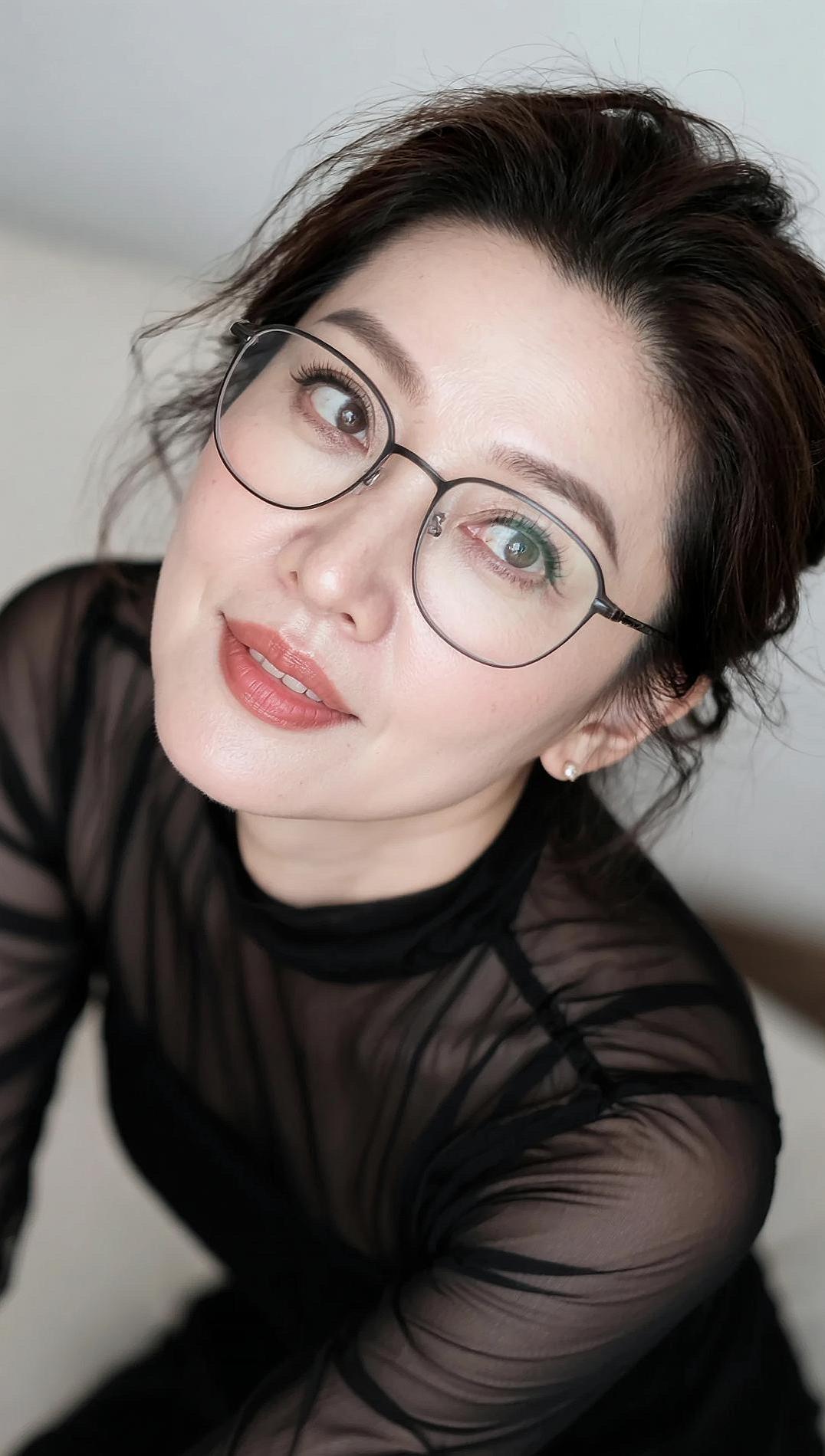 怪我普通的脸，留不住你暧昧的眼。