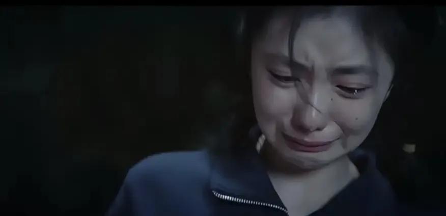拍完戏一个月，孙浩看回放是，刘浩存跪地卸妆那场哭戏绷不住了杀青快一个月，孙浩偶