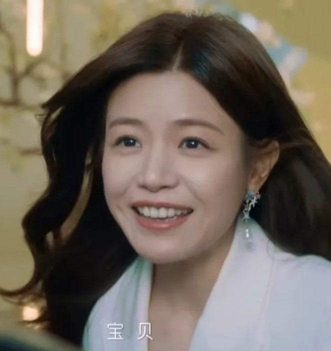 一觉醒来，陈晓的后槽牙都要咬碎了，不是因为曾经喜欢过的女神赵丽颖这两天因为粉