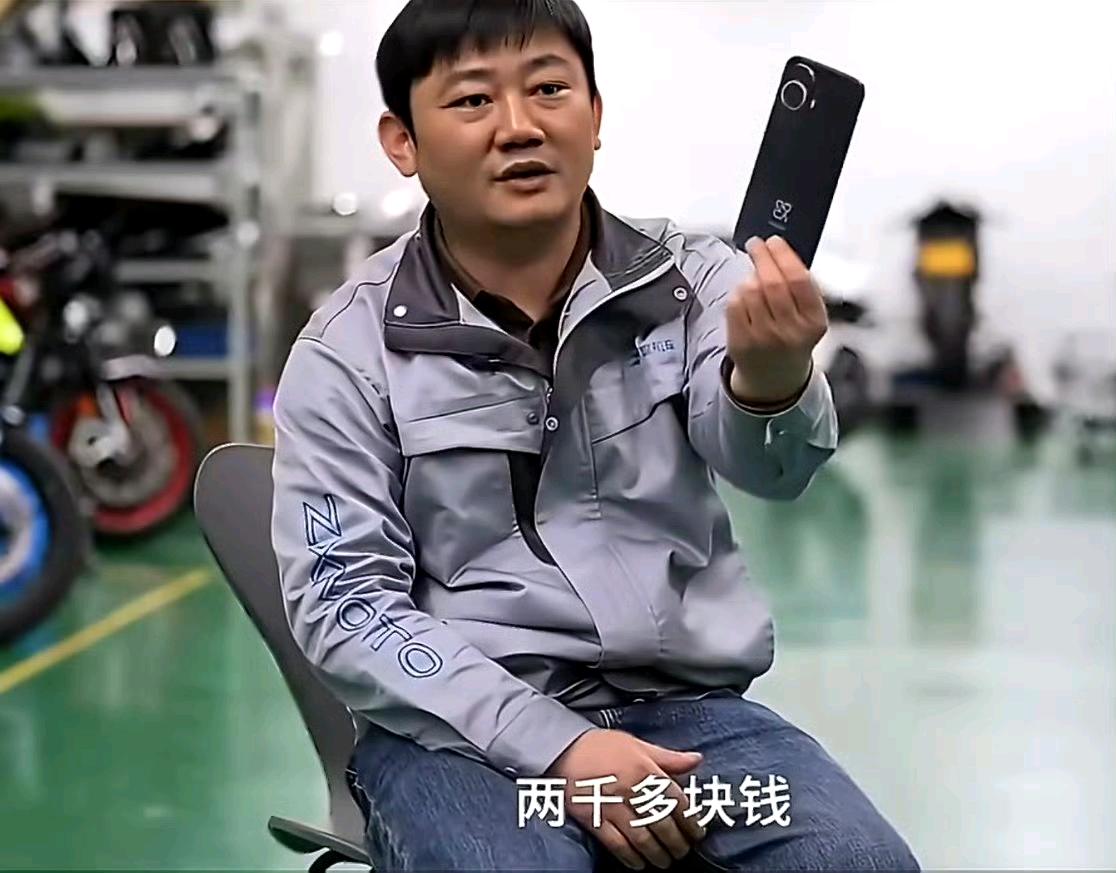 张雪机车创始人张雪的节俭让我泪目了。公司估值十个亿，所创立的中国摩托车品牌终结了
