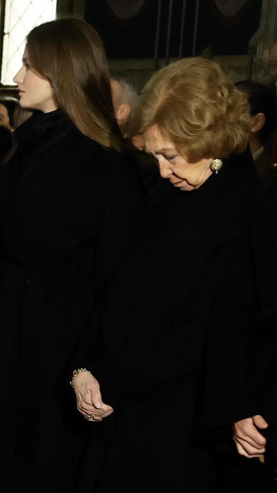 艾琳公主告别仪式内场补图，P1感觉索菲亚都要碎了，但是在教堂外看到媒体和路人还是