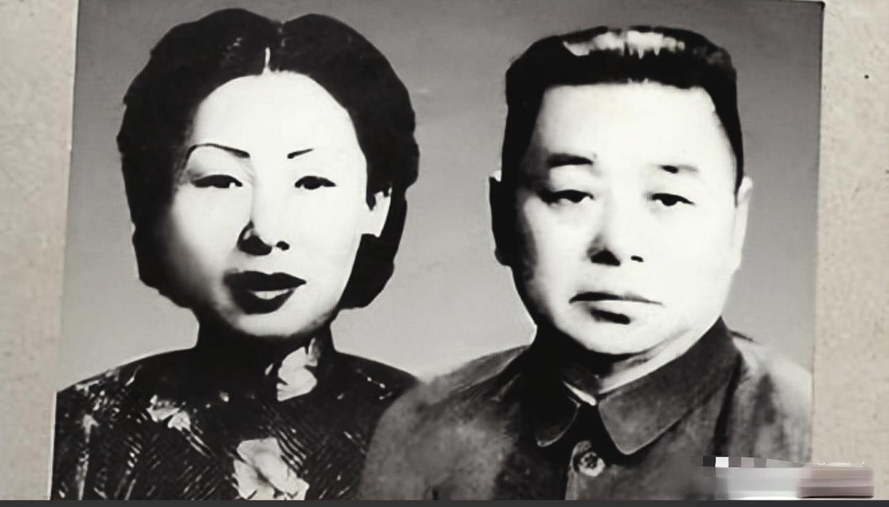 1949年，54岁的范绍增起义成功后，叫来6个老婆，摊牌：“新社会要一夫一妻，你