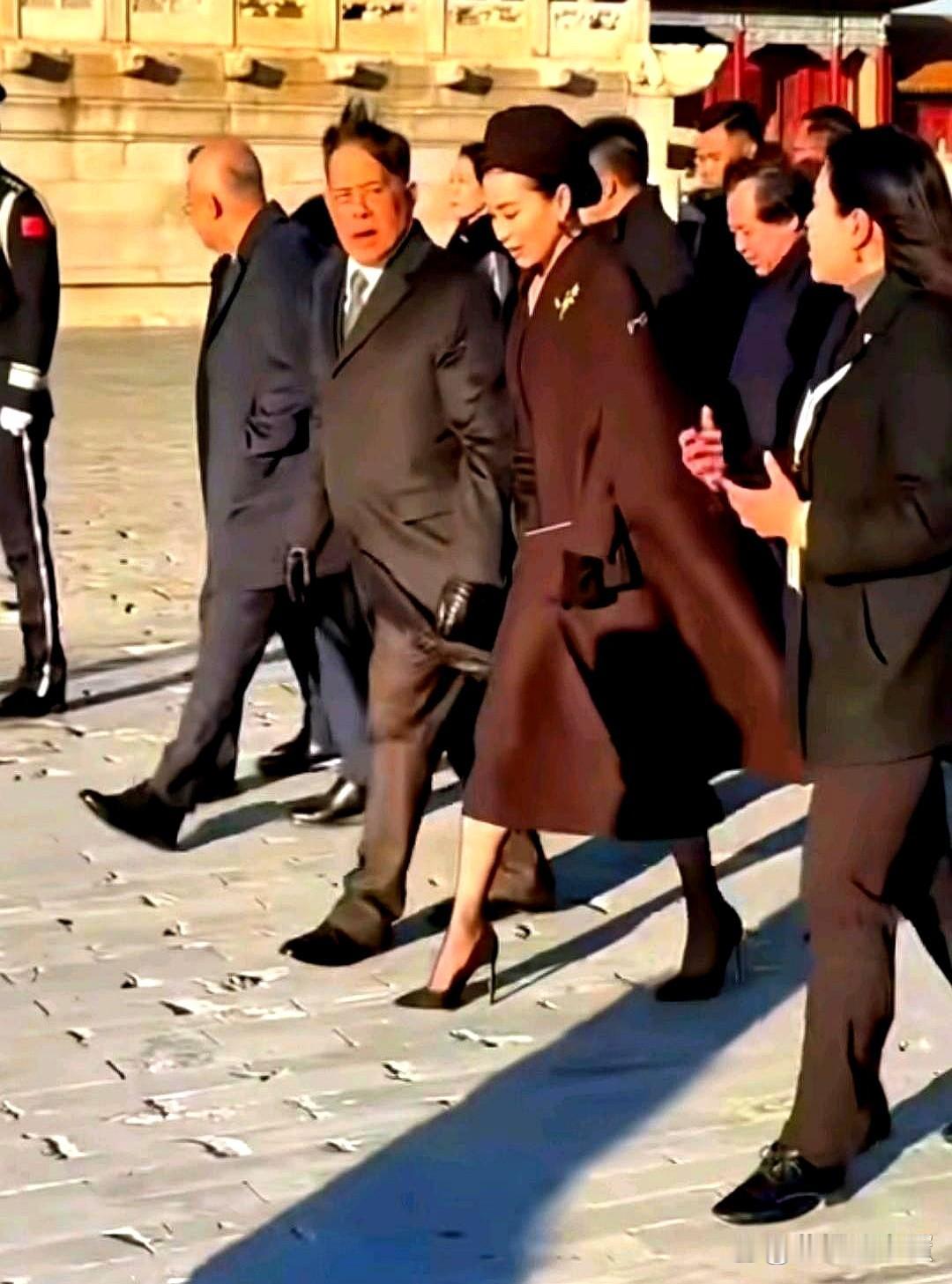 故宫的院子里的洞洞都是穿高跟鞋踩坑的！