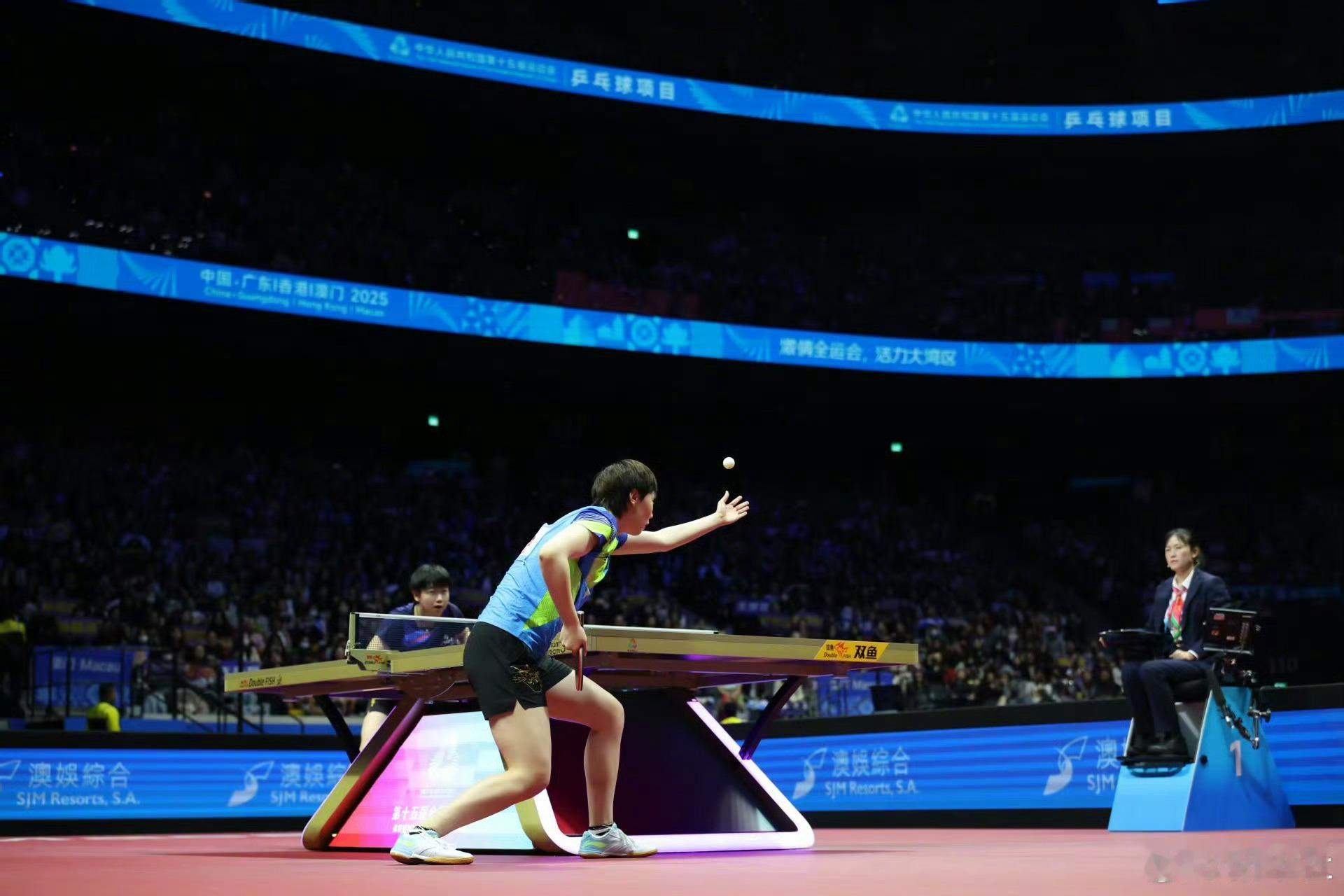 这场对决是11月16日第15届全运会乒乓球女单决赛的焦点战，最终王曼昱以4比2击