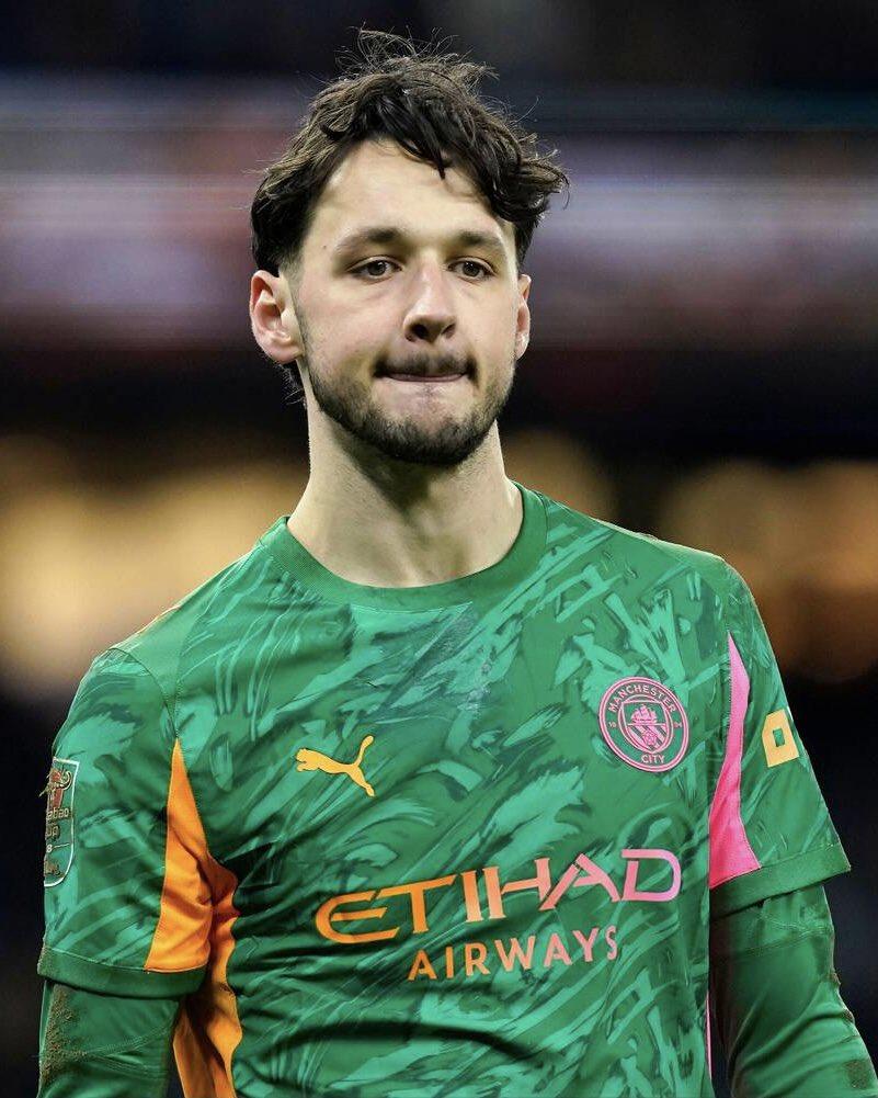 【我只能接受现实】曼城门将特拉福德：“我没料到会出现这种情况（多纳鲁马去年夏窗加